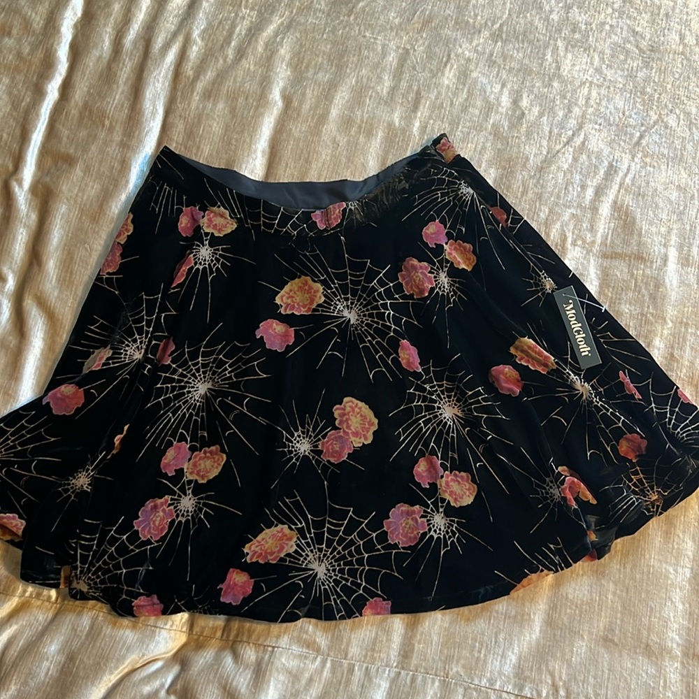 NWTVelvet floral fit n flare mini w pockets! 🎃 Halloween!